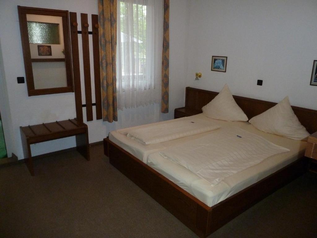Edelstein Hotel Idar-Oberstein Szoba fotó